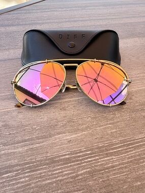 Diff Eyewear Gold Aviator Sunglasses with Pink-Orange Mirrored Lenses